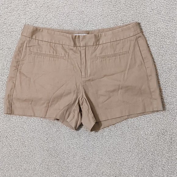 GAP Pants - Gap Low-Rise Chino Khaki Shorts | Size 6 | Color Solid Canvas / Antelope